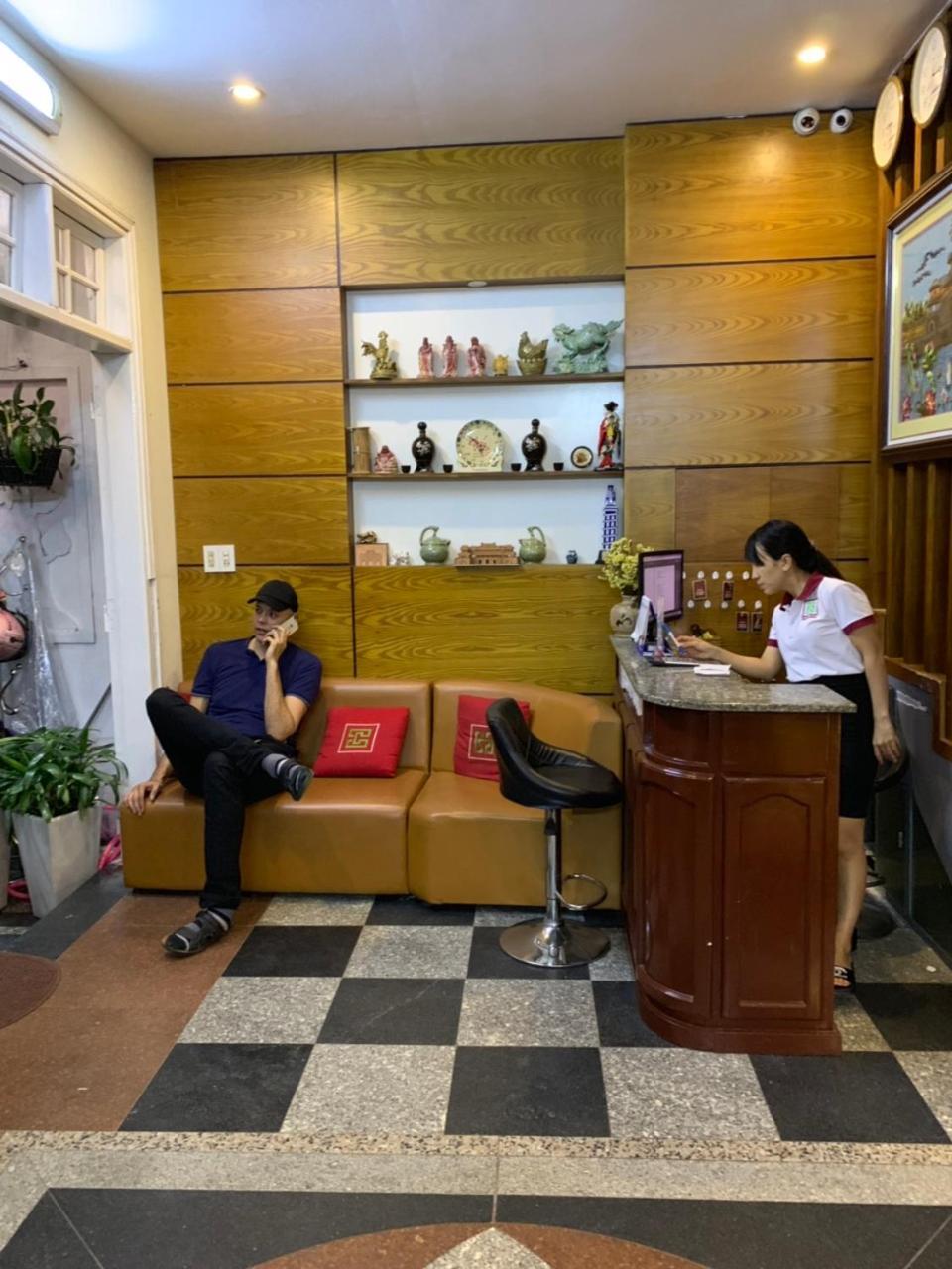 Hoang Trieu Hotel Hue Exteriör bild